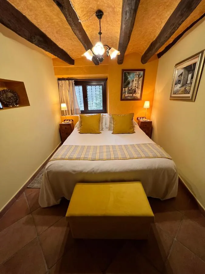 El Moli De Pontons Suites Con Jacuzzi Spa Country house